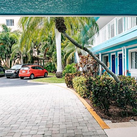 Bayside Inn And Marina جزيرة تريجر المظهر الخارجي الصورة