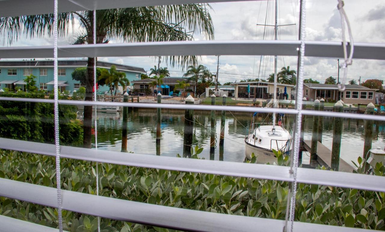 Bayside Inn And Marina جزيرة تريجر المظهر الخارجي الصورة