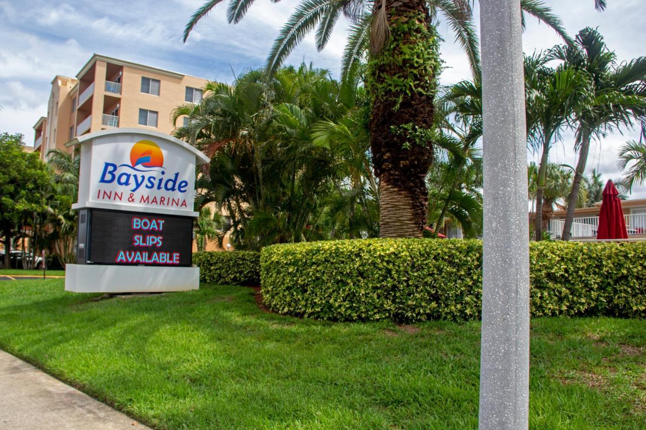 Bayside Inn And Marina جزيرة تريجر المظهر الخارجي الصورة