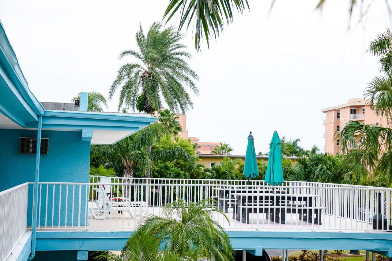 Bayside Inn And Marina جزيرة تريجر المظهر الخارجي الصورة