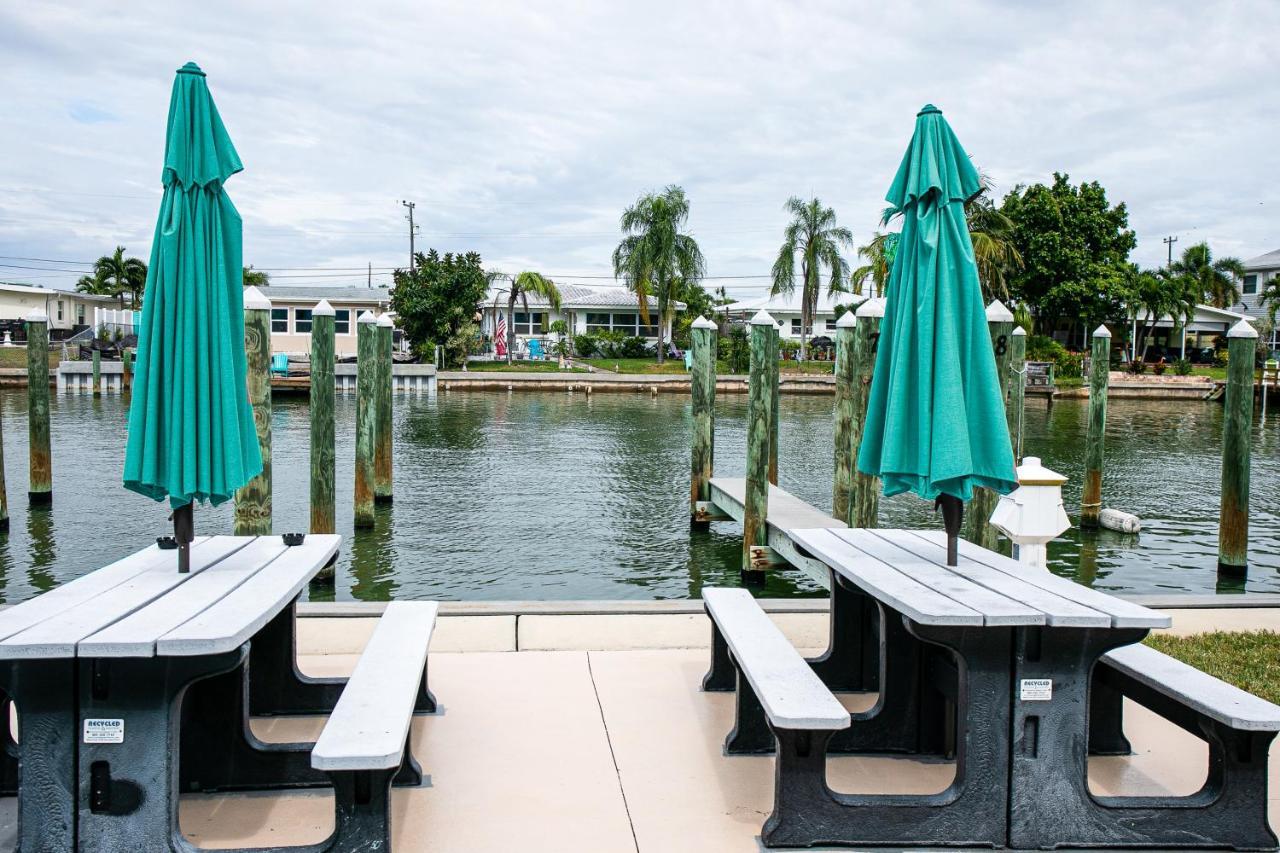 Bayside Inn And Marina جزيرة تريجر المظهر الخارجي الصورة