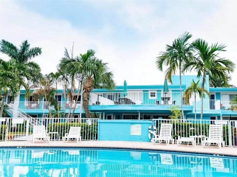 Bayside Inn And Marina جزيرة تريجر المظهر الخارجي الصورة